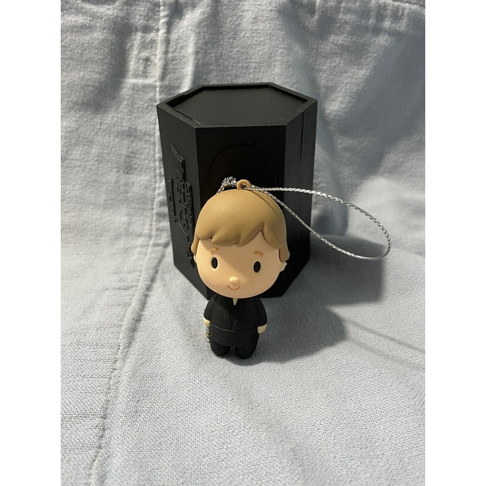 NEW Walt Disney Star Wars Hallmark Mystery Ornament - Luke Skywalker (Common)